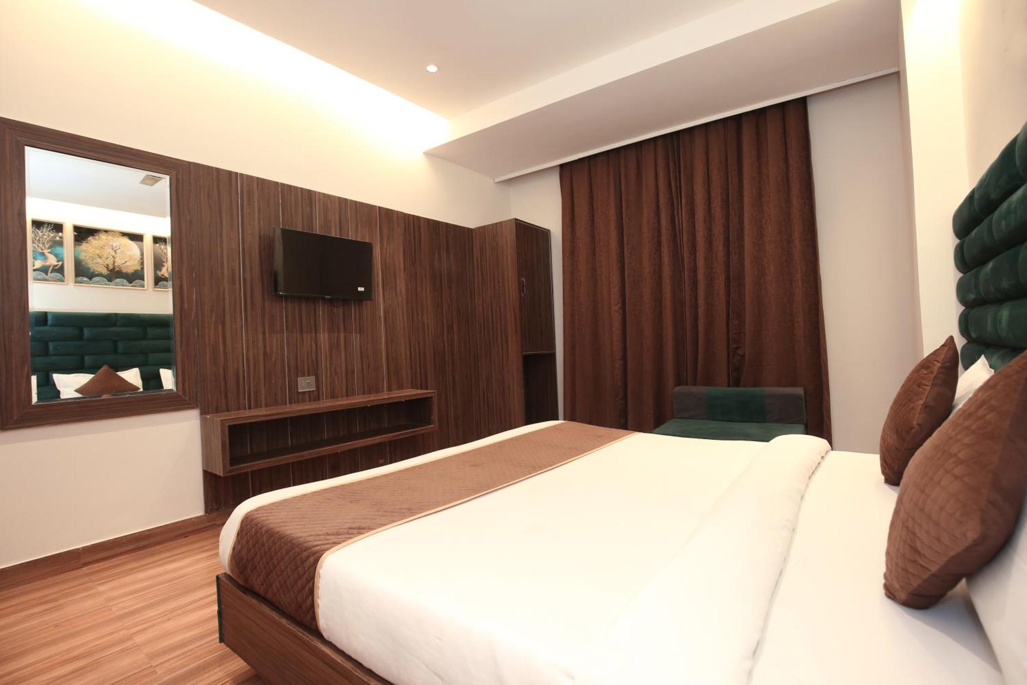 Park Plaza Hotel Near Golden Temple Amritsar Bagian luar foto